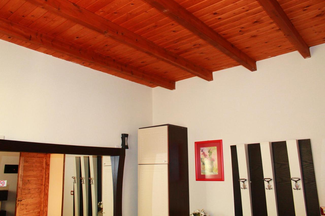 2 Kitarat Bb Bed and Breakfast Vlorë Εξωτερικό φωτογραφία